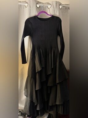 Black Long-Sleeve Ruffled Midi Dress - Women